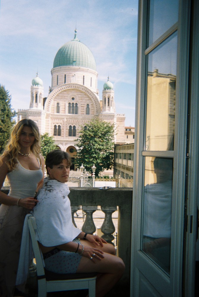 Friend of the house, photo 35